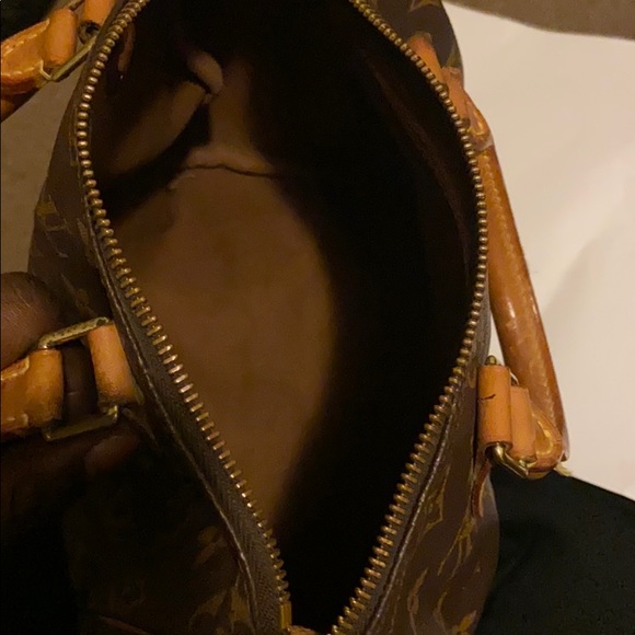 Authentic Louis Vuitton Speedy 30 - Picture 2 of 4
